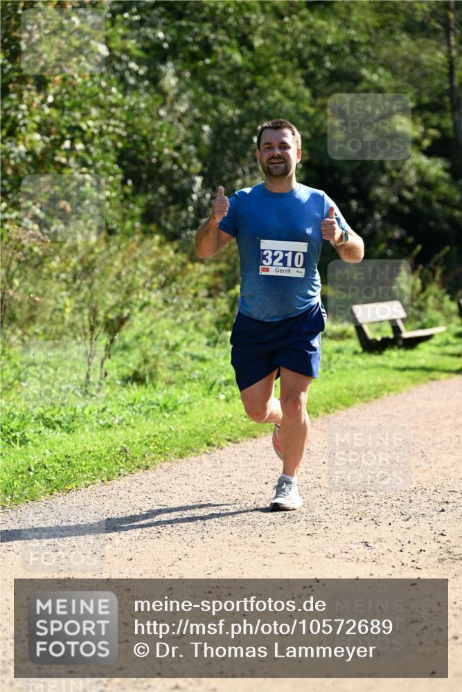 27.09.2026 - 35. Volkslauf durch das schöne Alstertal Dr. Thomas Lammeyer http://msf.ph/oto/10572689 27.09.2026 11:24:35 Laufen 3210 meine-sportfotos.de
