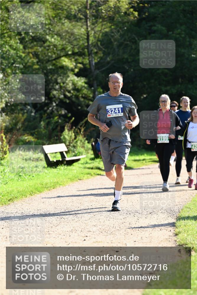 27.09.2026 - 35. Volkslauf durch das schöne Alstertal Dr. Thomas Lammeyer http://msf.ph/oto/10572716 27.09.2026 11:24:40 Laufen 3241, 4199, 42 meine-sportfotos.de