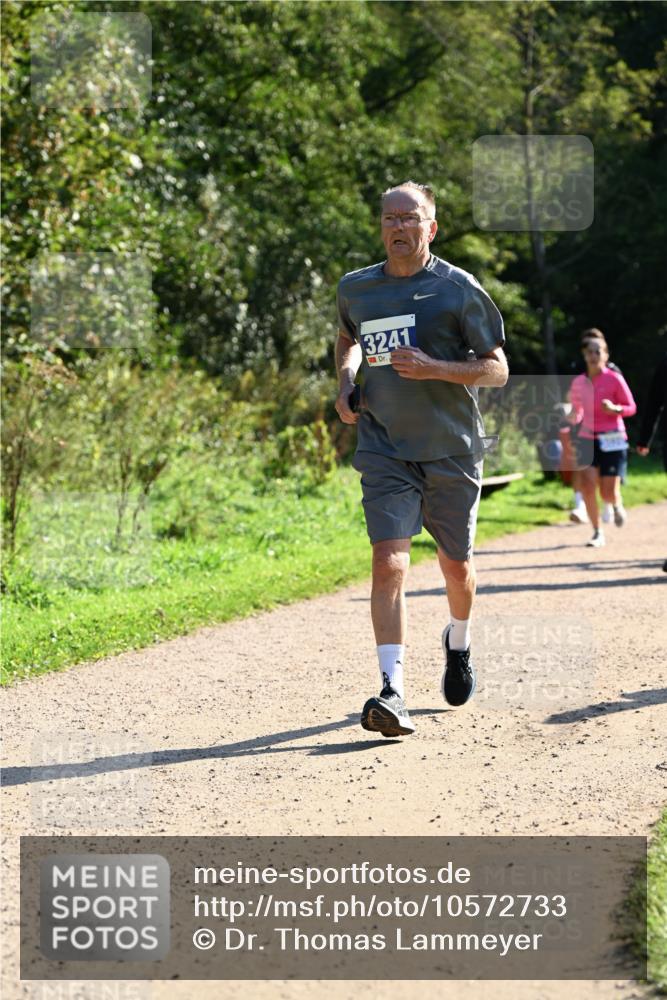 27.09.2026 - 35. Volkslauf durch das schöne Alstertal Dr. Thomas Lammeyer http://msf.ph/oto/10572733 27.09.2026 11:24:42 Laufen 3241 meine-sportfotos.de