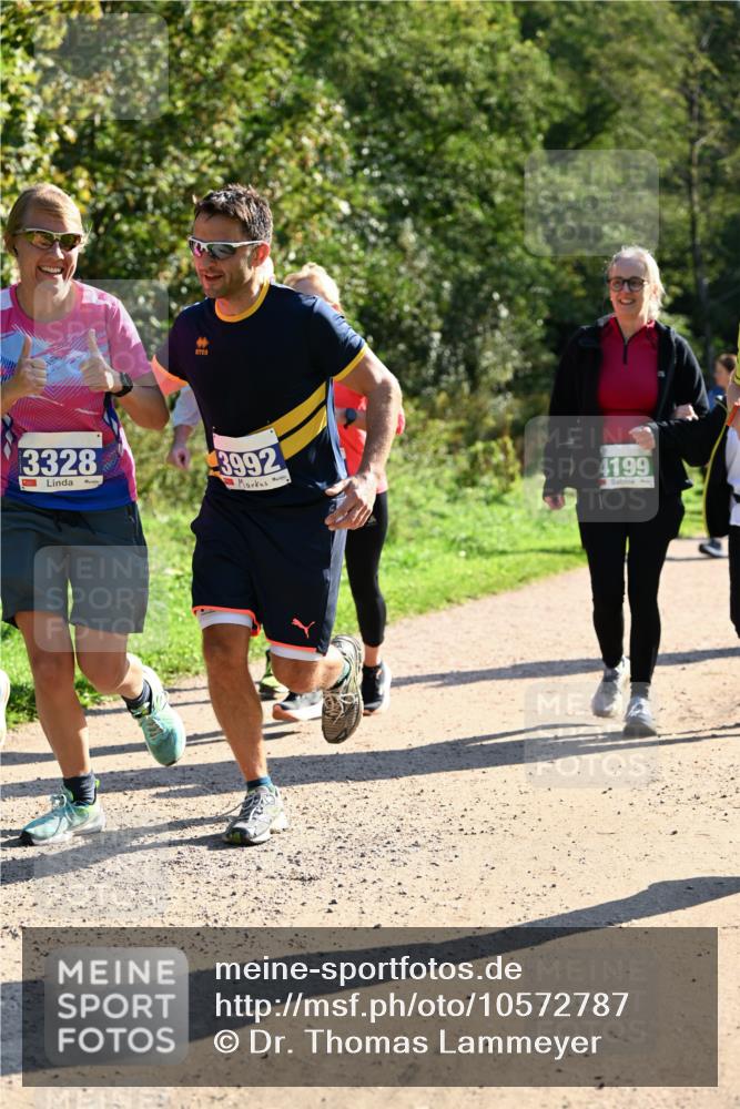 27.09.2026 - 35. Volkslauf durch das schöne Alstertal Dr. Thomas Lammeyer http://msf.ph/oto/10572787 27.09.2026 11:24:50 Laufen 3328, 3992, 4199 meine-sportfotos.de