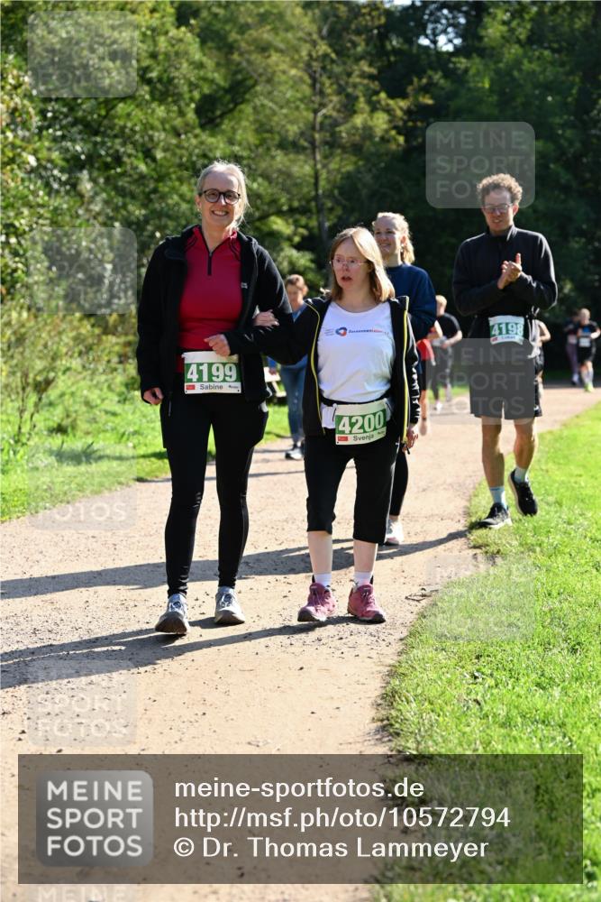 27.09.2026 - 35. Volkslauf durch das schöne Alstertal Dr. Thomas Lammeyer http://msf.ph/oto/10572794 27.09.2026 11:24:52 Laufen 4199, 4200, 4198 meine-sportfotos.de