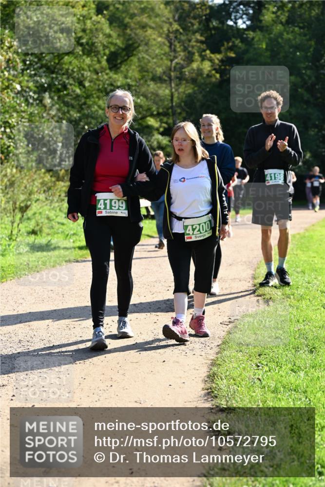 27.09.2026 - 35. Volkslauf durch das schöne Alstertal Dr. Thomas Lammeyer http://msf.ph/oto/10572795 27.09.2026 11:24:52 Laufen 4199, 4198, 4200 meine-sportfotos.de