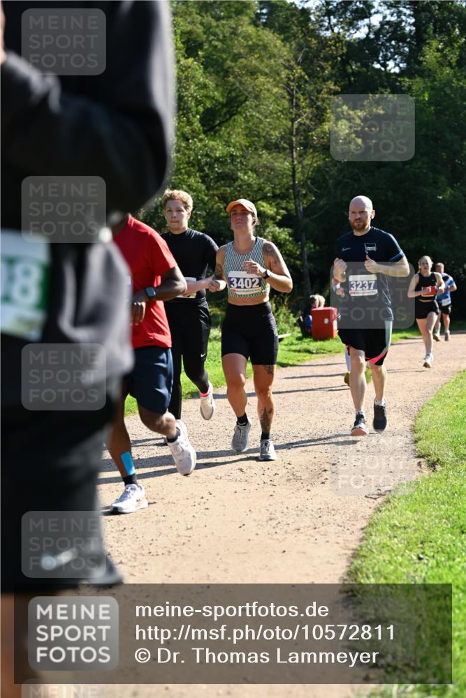 27.09.2026 - 35. Volkslauf durch das schöne Alstertal Dr. Thomas Lammeyer http://msf.ph/oto/10572811 27.09.2026 11:24:58 Laufen 18, 3402, 3237 meine-sportfotos.de