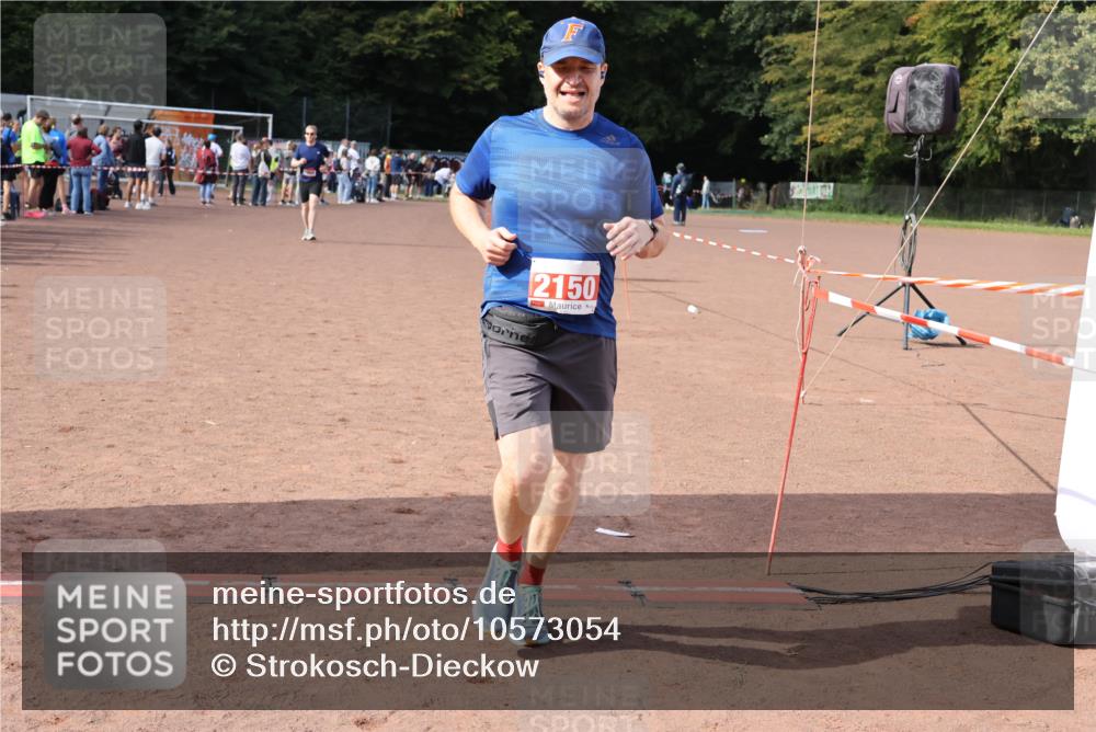 27.09.2026 - 35. Volkslauf durch das schöne Alstertal Strokosch-Dieckow http://msf.ph/oto/10573054 27.09.2026 12:23:01 Ziel 1644, 1668, 2150 meine-sportfotos.de