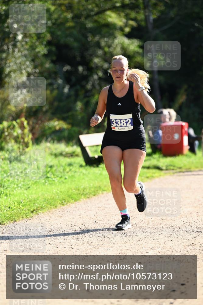 27.09.2026 - 35. Volkslauf durch das schöne Alstertal Dr. Thomas Lammeyer http://msf.ph/oto/10573123 27.09.2026 11:26:36 Laufen 3382 meine-sportfotos.de