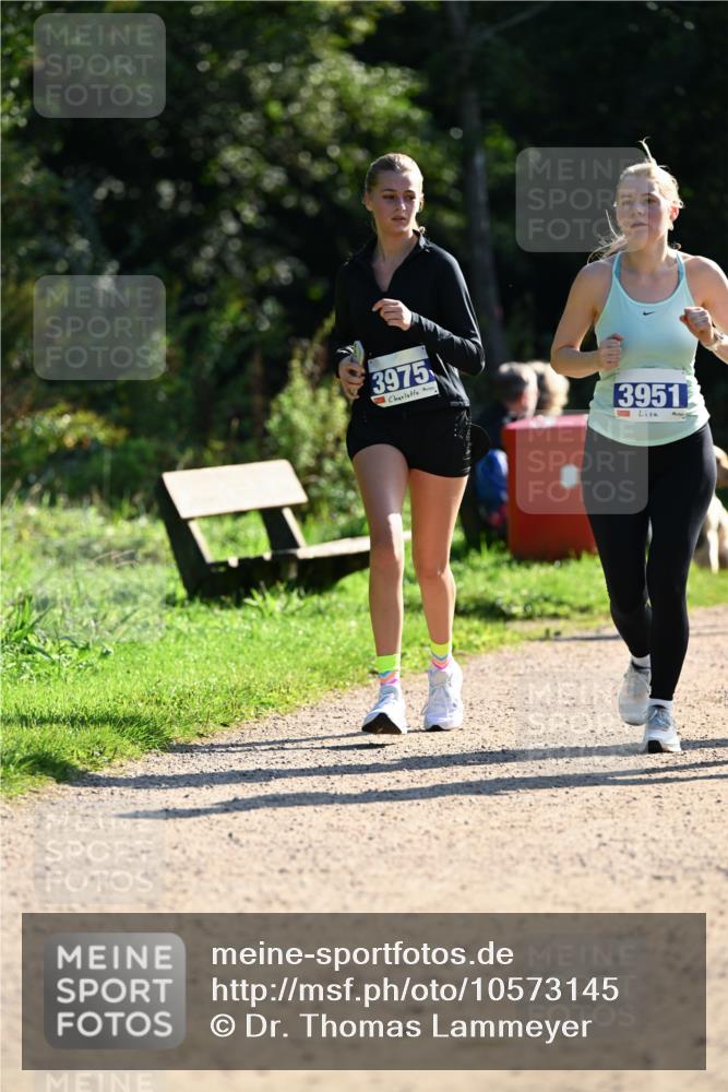 27.09.2026 - 35. Volkslauf durch das schöne Alstertal Dr. Thomas Lammeyer http://msf.ph/oto/10573145 27.09.2026 11:26:40 Laufen 3975, 3951 meine-sportfotos.de