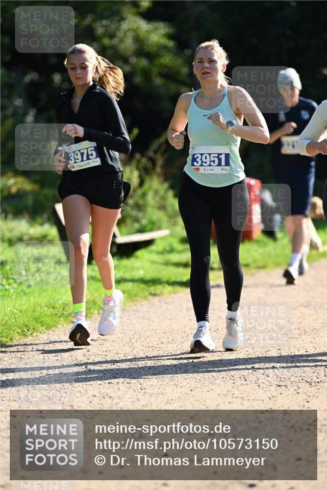 27.09.2026 - 35. Volkslauf durch das schöne Alstertal Dr. Thomas Lammeyer http://msf.ph/oto/10573150 27.09.2026 11:26:40 Laufen 3975, 3951 meine-sportfotos.de