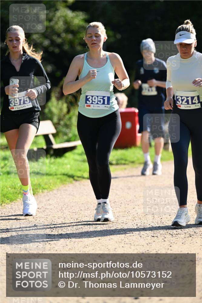 27.09.2026 - 35. Volkslauf durch das schöne Alstertal Dr. Thomas Lammeyer http://msf.ph/oto/10573152 27.09.2026 11:26:41 Laufen 3975, 3951, 3214 meine-sportfotos.de