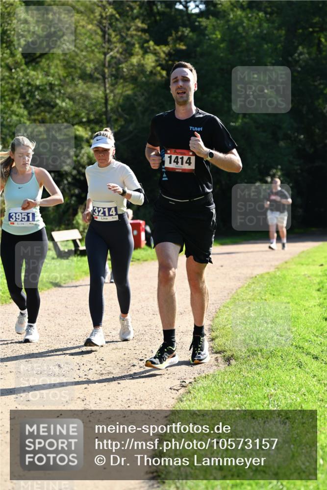 27.09.2026 - 35. Volkslauf durch das schöne Alstertal Dr. Thomas Lammeyer http://msf.ph/oto/10573157 27.09.2026 11:26:42 Laufen 3951, 3214, 1414 meine-sportfotos.de