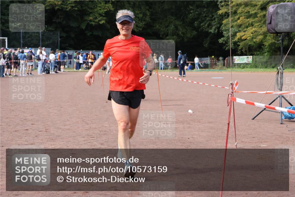 27.09.2026 - 35. Volkslauf durch das schöne Alstertal Strokosch-Dieckow http://msf.ph/oto/10573159 27.09.2026 12:23:24 Ziel 2086, 2372 meine-sportfotos.de