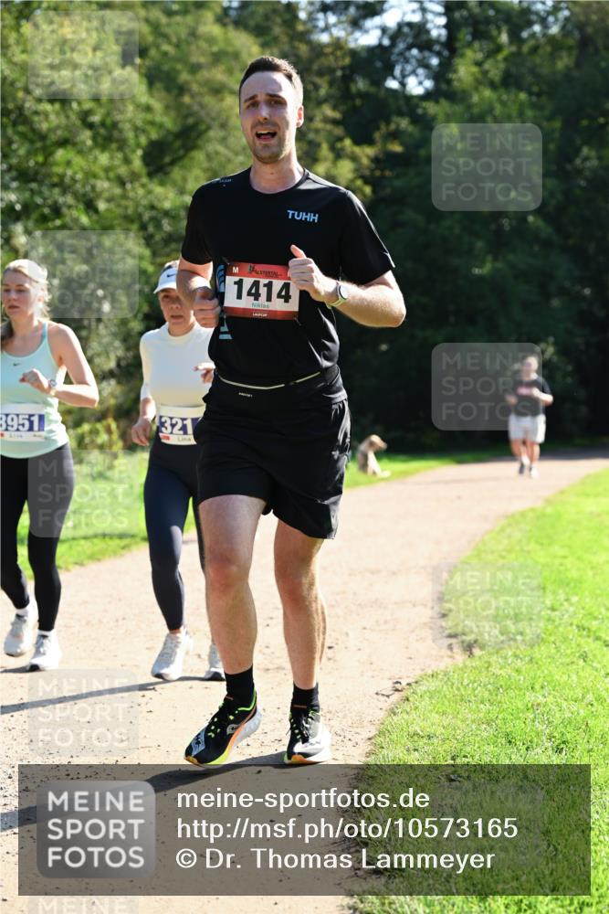 27.09.2026 - 35. Volkslauf durch das schöne Alstertal Dr. Thomas Lammeyer http://msf.ph/oto/10573165 27.09.2026 11:26:43 Laufen 3951, 321, 1414 meine-sportfotos.de