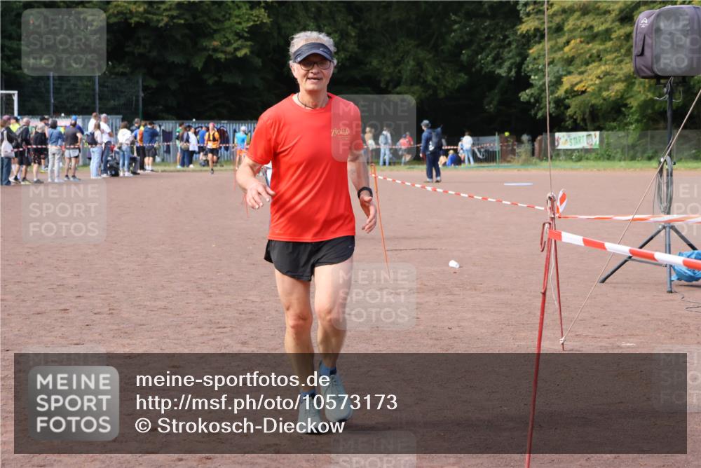 27.09.2026 - 35. Volkslauf durch das schöne Alstertal Strokosch-Dieckow http://msf.ph/oto/10573173 27.09.2026 12:23:25 Ziel 2086, 2372 meine-sportfotos.de