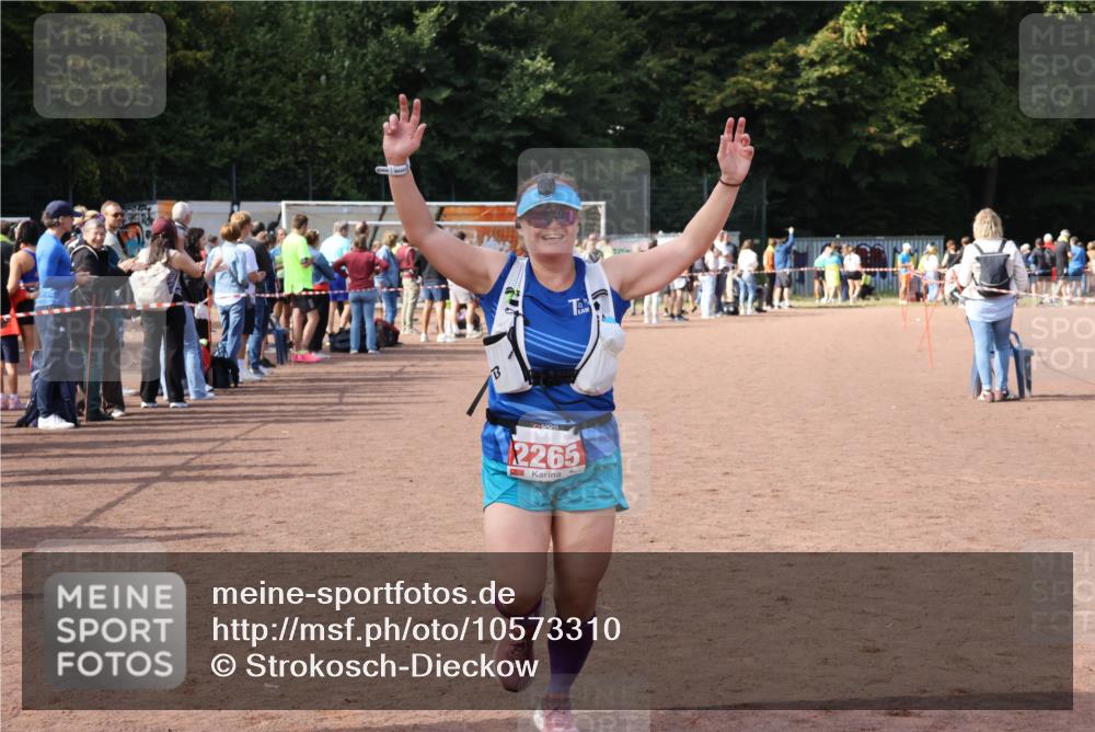 27.09.2026 - 35. Volkslauf durch das schöne Alstertal Strokosch-Dieckow http://msf.ph/oto/10573310 27.09.2026 12:23:49 Ziel 2265 meine-sportfotos.de
