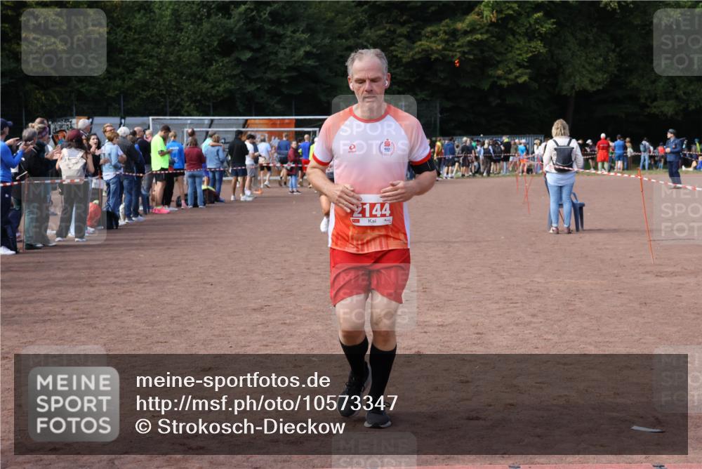 27.09.2026 - 35. Volkslauf durch das schöne Alstertal Strokosch-Dieckow http://msf.ph/oto/10573347 27.09.2026 12:24:20 Ziel 2144, 2212 meine-sportfotos.de