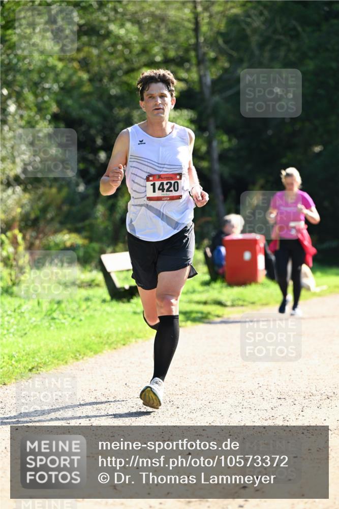 27.09.2026 - 35. Volkslauf durch das schöne Alstertal Dr. Thomas Lammeyer http://msf.ph/oto/10573372 27.09.2026 11:27:39 Laufen 1420 meine-sportfotos.de