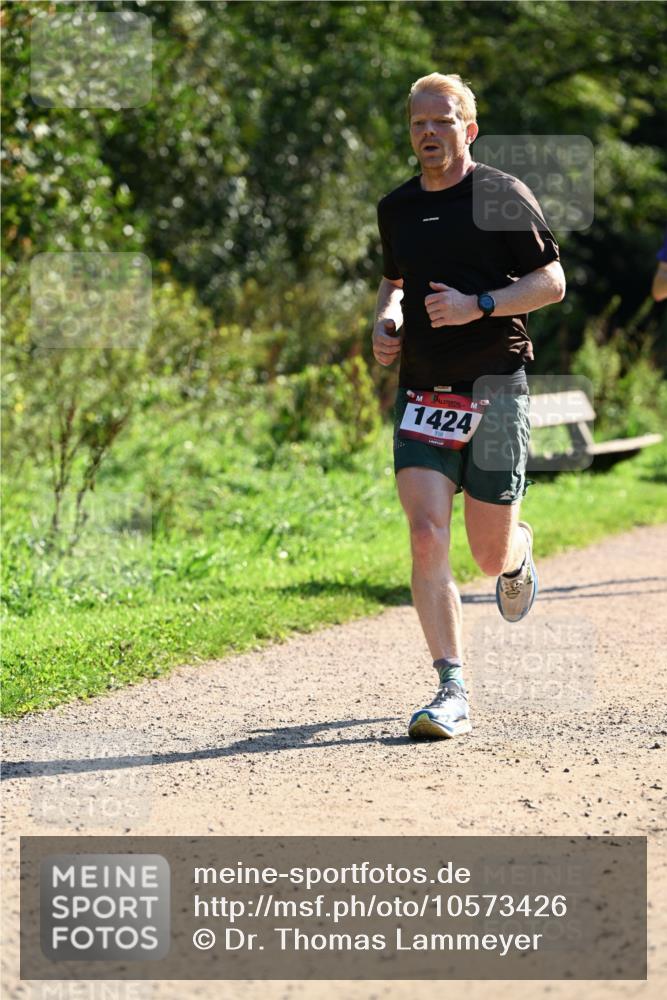 27.09.2026 - 35. Volkslauf durch das schöne Alstertal Dr. Thomas Lammeyer http://msf.ph/oto/10573426 27.09.2026 11:27:57 Laufen 1424 meine-sportfotos.de