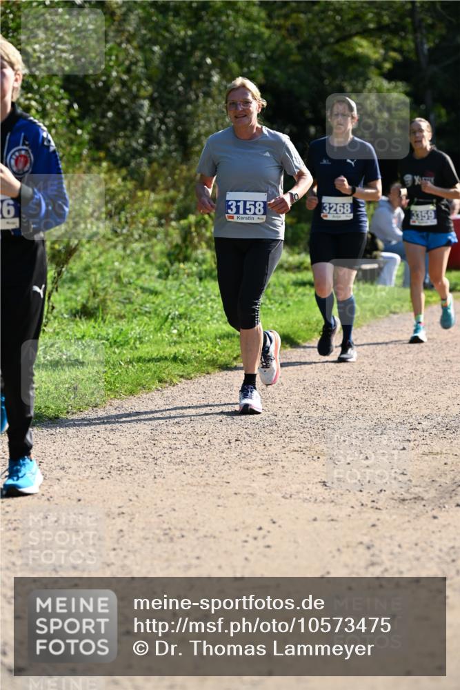 27.09.2026 - 35. Volkslauf durch das schöne Alstertal Dr. Thomas Lammeyer http://msf.ph/oto/10573475 27.09.2026 11:28:34 Laufen 6, 3158, 3268, 3359 meine-sportfotos.de