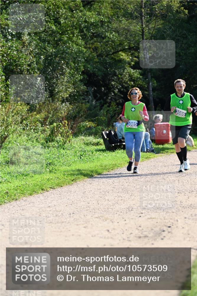 27.09.2026 - 35. Volkslauf durch das schöne Alstertal Dr. Thomas Lammeyer http://msf.ph/oto/10573509 27.09.2026 11:28:50 Laufen 3085, 3086 meine-sportfotos.de