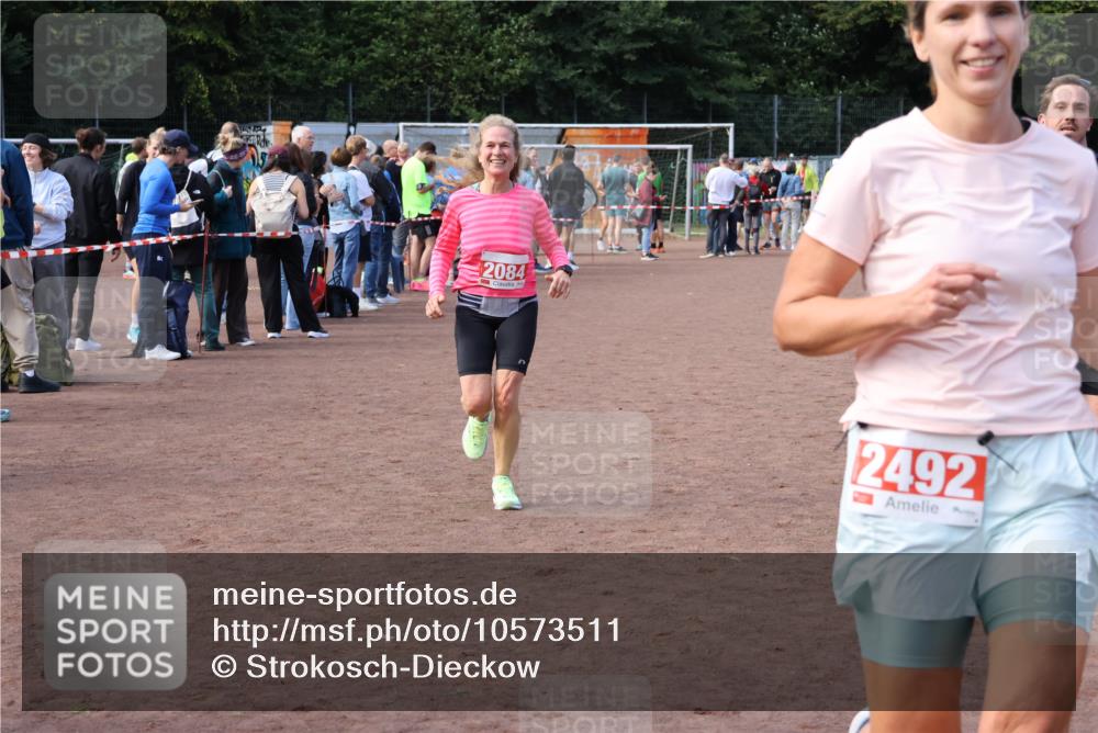 27.09.2026 - 35. Volkslauf durch das schöne Alstertal Strokosch-Dieckow http://msf.ph/oto/10573511 27.09.2026 12:24:58 Ziel 2084, 2366, 2492 meine-sportfotos.de