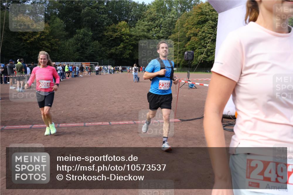 27.09.2026 - 35. Volkslauf durch das schöne Alstertal Strokosch-Dieckow http://msf.ph/oto/10573537 27.09.2026 12:25:00 Ziel 2084, 2366, 2492 meine-sportfotos.de