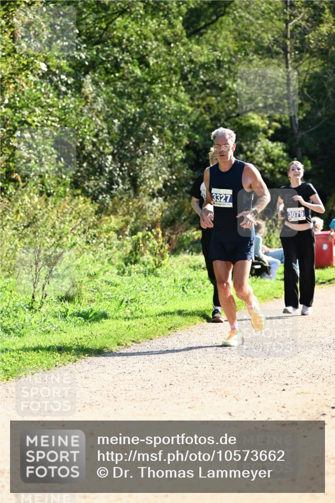 27.09.2026 - 35. Volkslauf durch das schöne Alstertal Dr. Thomas Lammeyer http://msf.ph/oto/10573662 27.09.2026 11:29:29 Laufen 3327, 3079 meine-sportfotos.de