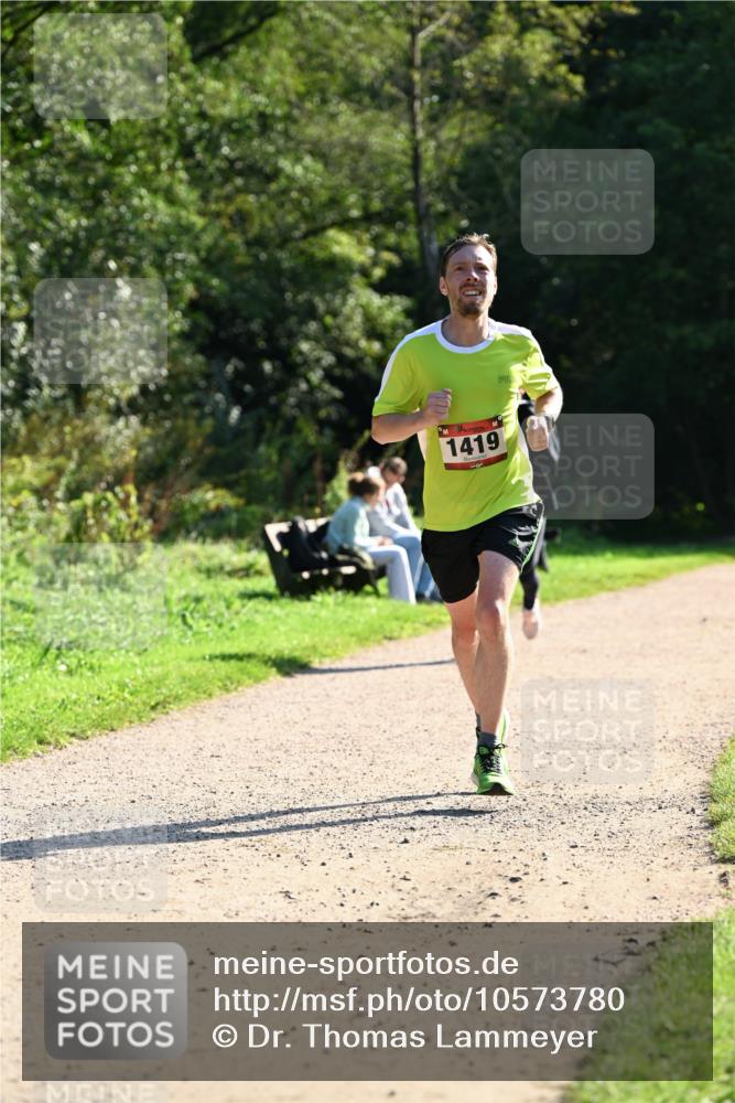 27.09.2026 - 35. Volkslauf durch das schöne Alstertal Dr. Thomas Lammeyer http://msf.ph/oto/10573780 27.09.2026 11:30:00 Laufen 1419 meine-sportfotos.de