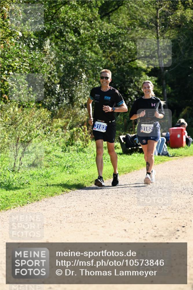 27.09.2026 - 35. Volkslauf durch das schöne Alstertal Dr. Thomas Lammeyer http://msf.ph/oto/10573846 27.09.2026 11:30:19 Laufen 3183, 3182 meine-sportfotos.de