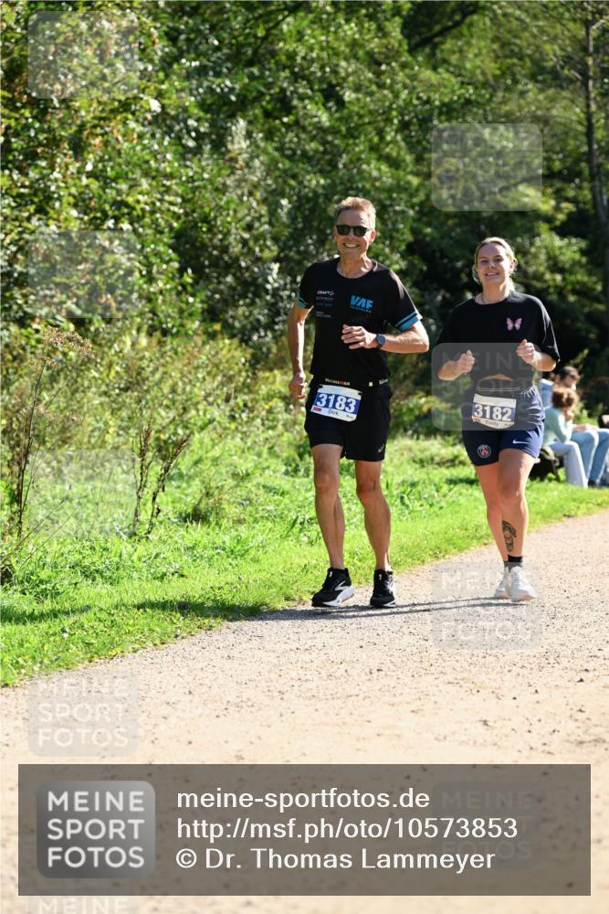 27.09.2026 - 35. Volkslauf durch das schöne Alstertal Dr. Thomas Lammeyer http://msf.ph/oto/10573853 27.09.2026 11:30:20 Laufen 3183, 3182 meine-sportfotos.de
