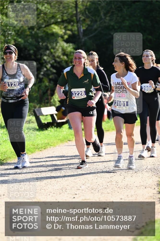 27.09.2026 - 35. Volkslauf durch das schöne Alstertal Dr. Thomas Lammeyer http://msf.ph/oto/10573887 27.09.2026 11:30:34 Laufen 3129, 3228, 3986, 2025, 3101, 7 meine-sportfotos.de