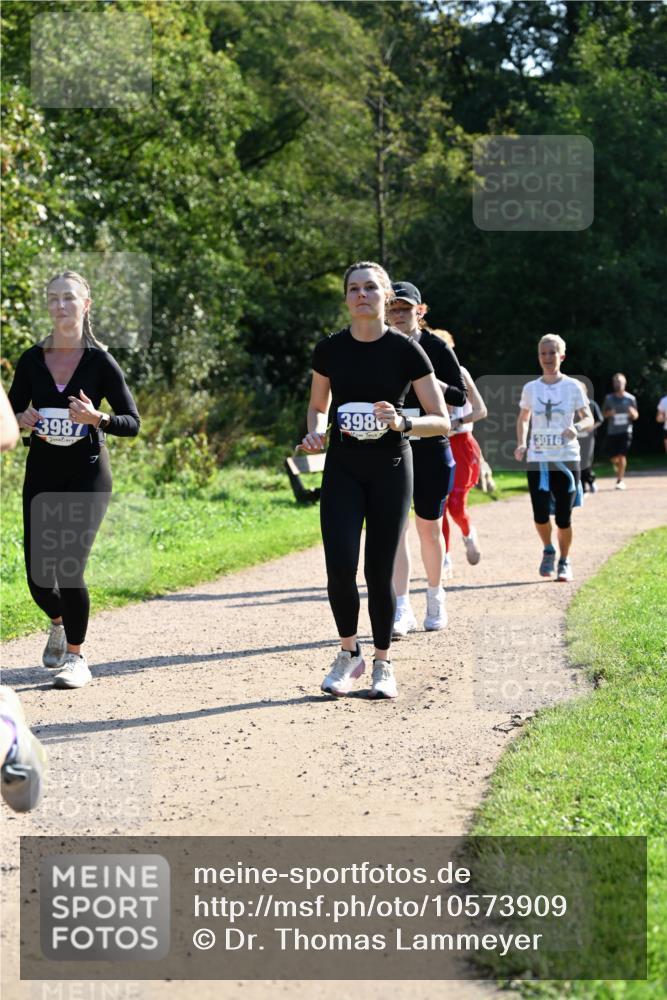 27.09.2026 - 35. Volkslauf durch das schöne Alstertal Dr. Thomas Lammeyer http://msf.ph/oto/10573909 27.09.2026 11:30:37 Laufen 3987, 398, 3016 meine-sportfotos.de