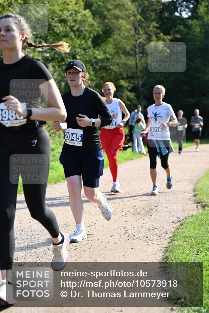 27.09.2026 - 35. Volkslauf durch das schöne Alstertal Dr. Thomas Lammeyer http://msf.ph/oto/10573918 27.09.2026 11:30:38 Laufen 98, 2045, 3016 meine-sportfotos.de