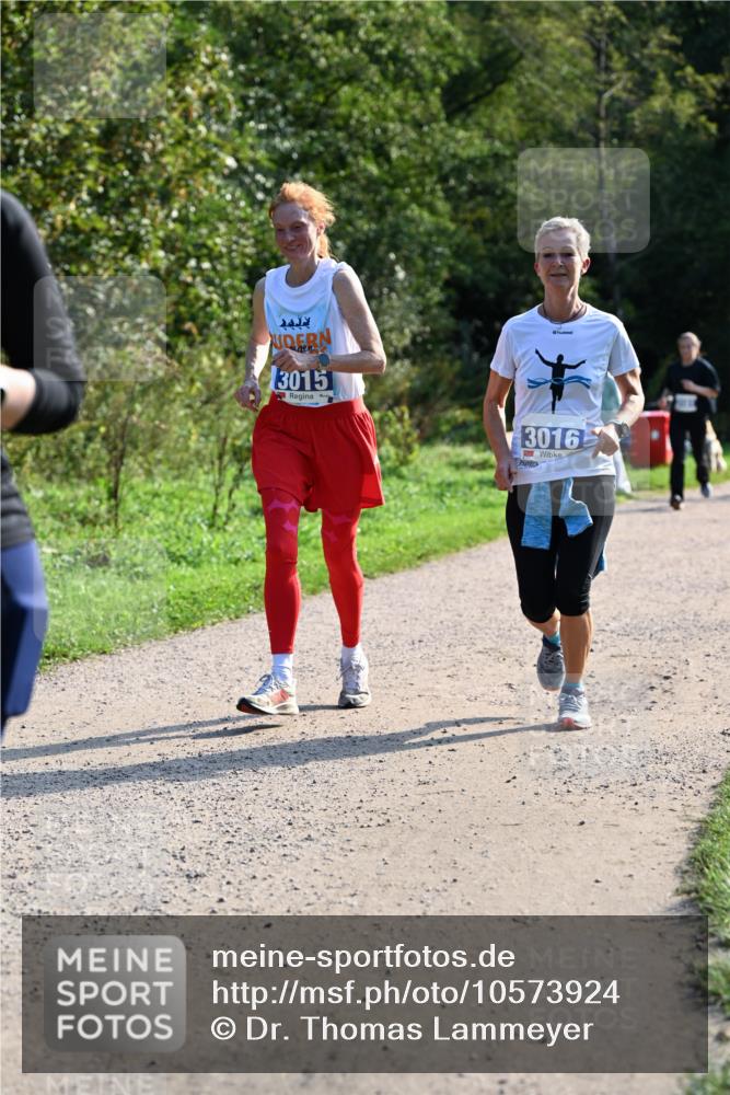 27.09.2026 - 35. Volkslauf durch das schöne Alstertal Dr. Thomas Lammeyer http://msf.ph/oto/10573924 27.09.2026 11:30:39 Laufen 3015, 3016 meine-sportfotos.de