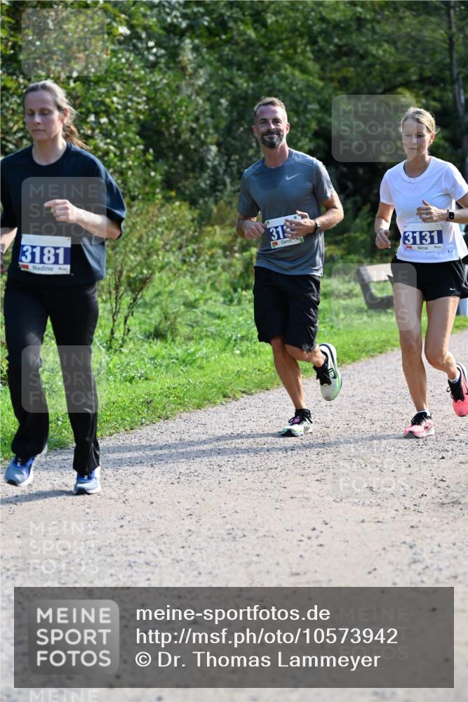 27.09.2026 - 35. Volkslauf durch das schöne Alstertal Dr. Thomas Lammeyer http://msf.ph/oto/10573942 27.09.2026 11:30:44 Laufen 3181, 31, 3131, 21 meine-sportfotos.de