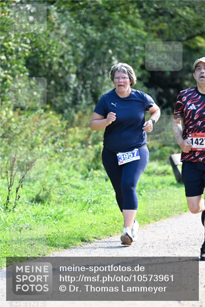27.09.2026 - 35. Volkslauf durch das schöne Alstertal Dr. Thomas Lammeyer http://msf.ph/oto/10573961 27.09.2026 11:30:50 Laufen 3957, 142 meine-sportfotos.de