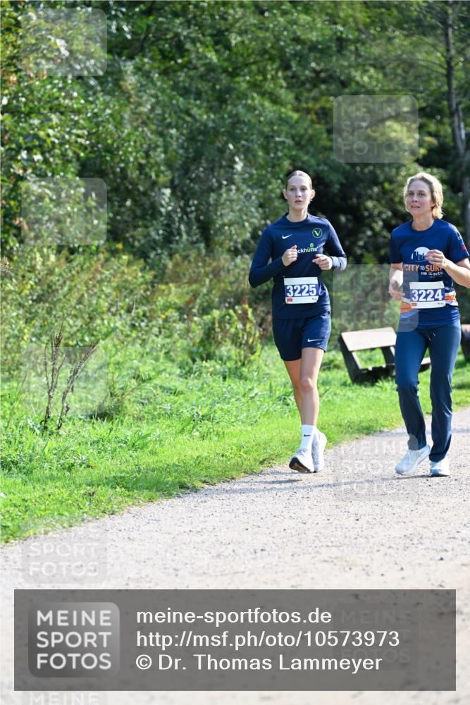 27.09.2026 - 35. Volkslauf durch das schöne Alstertal Dr. Thomas Lammeyer http://msf.ph/oto/10573973 27.09.2026 11:30:55 Laufen 3225, 3224 meine-sportfotos.de