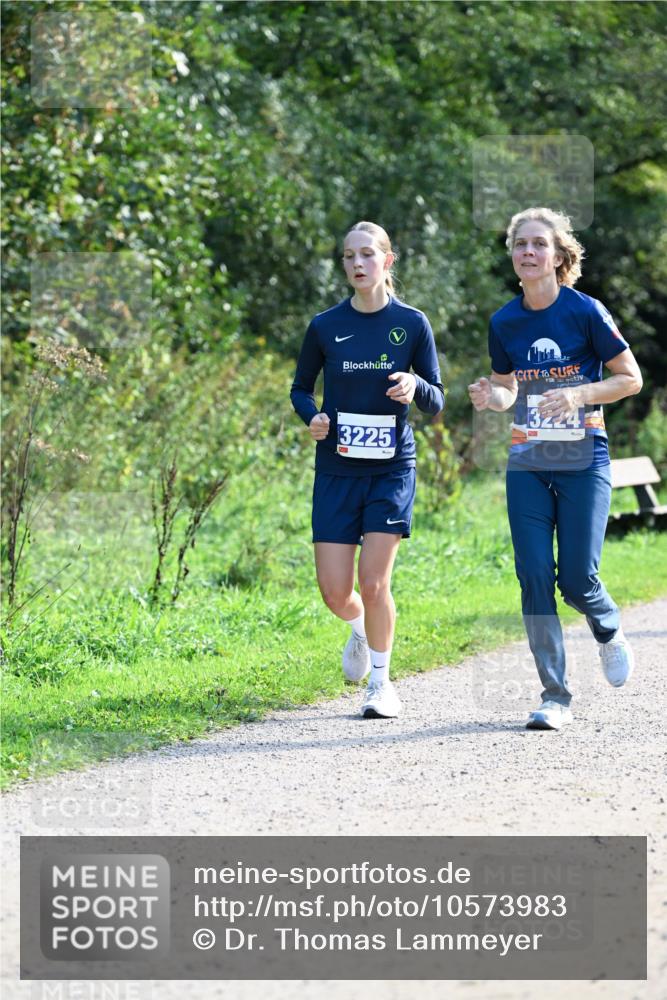 27.09.2026 - 35. Volkslauf durch das schöne Alstertal Dr. Thomas Lammeyer http://msf.ph/oto/10573983 27.09.2026 11:30:56 Laufen 3225, 3224 meine-sportfotos.de