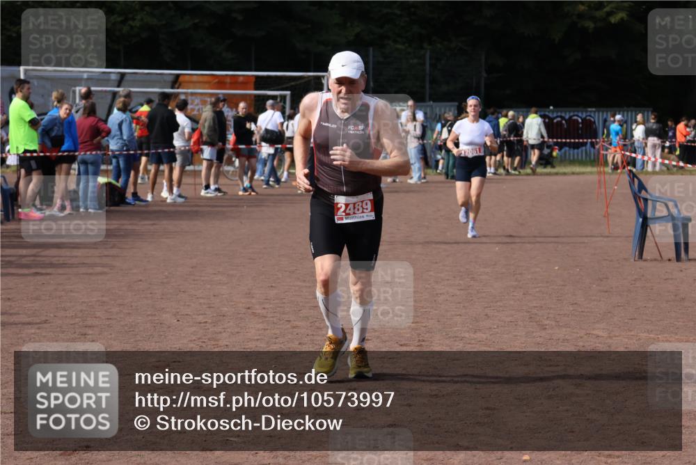27.09.2026 - 35. Volkslauf durch das schöne Alstertal Strokosch-Dieckow http://msf.ph/oto/10573997 27.09.2026 12:26:39 Ziel 2061, 2284, 2489 meine-sportfotos.de