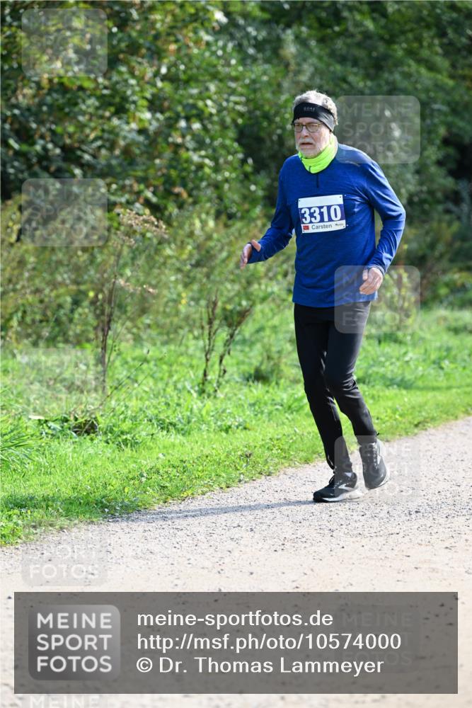 27.09.2026 - 35. Volkslauf durch das schöne Alstertal Dr. Thomas Lammeyer http://msf.ph/oto/10574000 27.09.2026 11:30:59 Laufen 3310 meine-sportfotos.de
