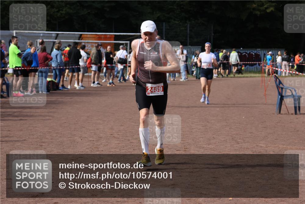27.09.2026 - 35. Volkslauf durch das schöne Alstertal Strokosch-Dieckow http://msf.ph/oto/10574001 27.09.2026 12:26:39 Ziel 2061, 2284, 2489 meine-sportfotos.de