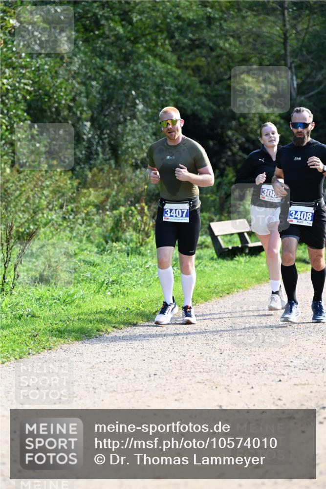 27.09.2026 - 35. Volkslauf durch das schöne Alstertal Dr. Thomas Lammeyer http://msf.ph/oto/10574010 27.09.2026 11:31:01 Laufen 3407, 308, 3408 meine-sportfotos.de