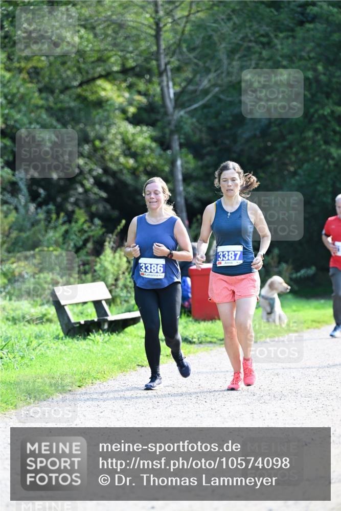 27.09.2026 - 35. Volkslauf durch das schöne Alstertal Dr. Thomas Lammeyer http://msf.ph/oto/10574098 27.09.2026 11:31:28 Laufen 3386, 3387 meine-sportfotos.de