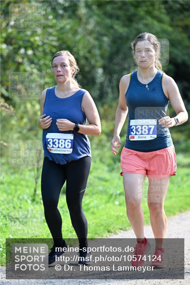27.09.2026 - 35. Volkslauf durch das schöne Alstertal Dr. Thomas Lammeyer http://msf.ph/oto/10574124 27.09.2026 11:31:32 Laufen 3386, 3387 meine-sportfotos.de