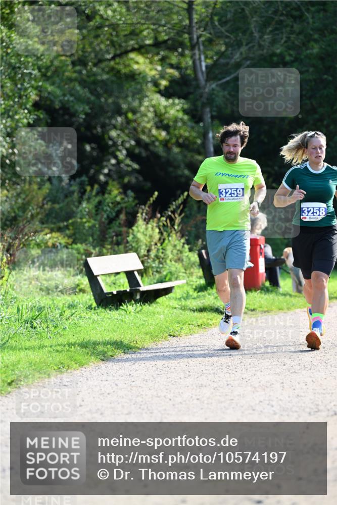 27.09.2026 - 35. Volkslauf durch das schöne Alstertal Dr. Thomas Lammeyer http://msf.ph/oto/10574197 27.09.2026 11:31:46 Laufen 3259, 3258 meine-sportfotos.de