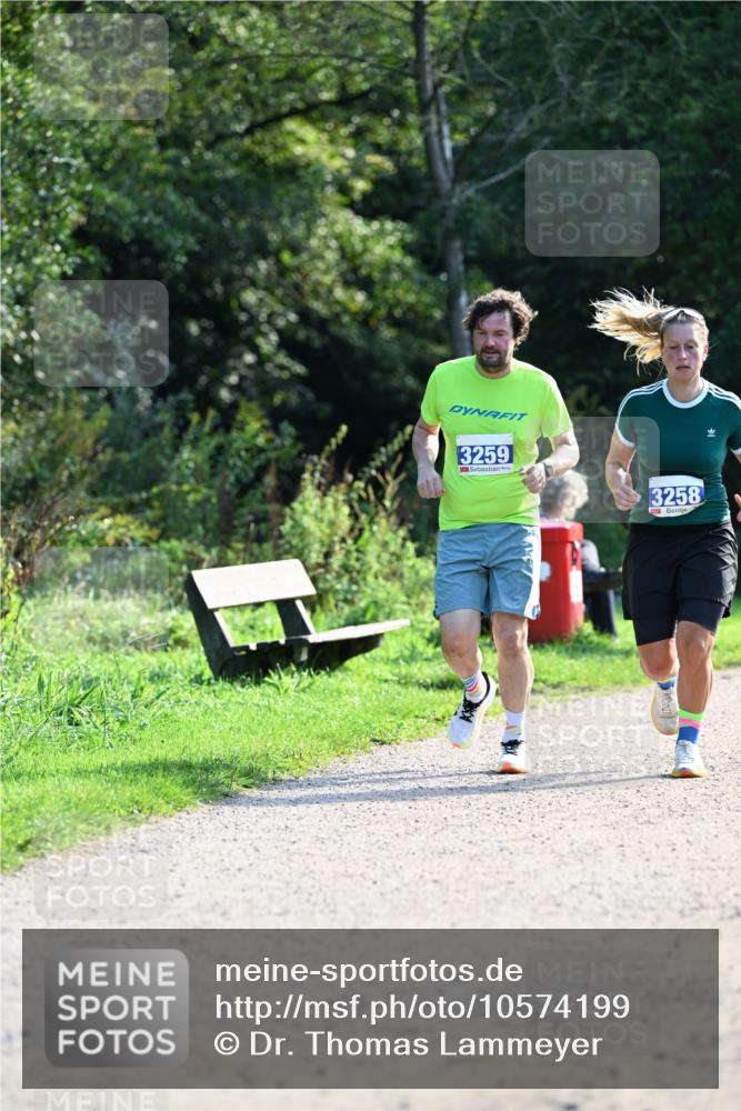 27.09.2026 - 35. Volkslauf durch das schöne Alstertal Dr. Thomas Lammeyer http://msf.ph/oto/10574199 27.09.2026 11:31:46 Laufen 3259, 3258 meine-sportfotos.de