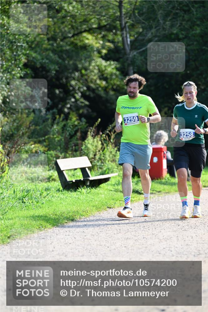 27.09.2026 - 35. Volkslauf durch das schöne Alstertal Dr. Thomas Lammeyer http://msf.ph/oto/10574200 27.09.2026 11:31:46 Laufen 3259, 3258 meine-sportfotos.de