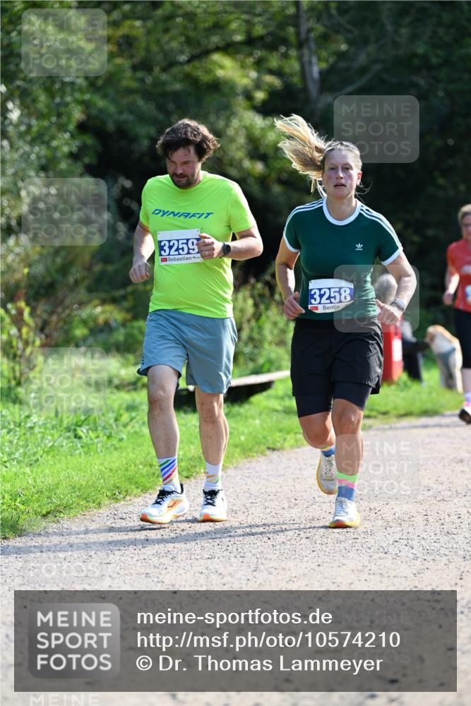 27.09.2026 - 35. Volkslauf durch das schöne Alstertal Dr. Thomas Lammeyer http://msf.ph/oto/10574210 27.09.2026 11:31:48 Laufen 3259, 3258 meine-sportfotos.de