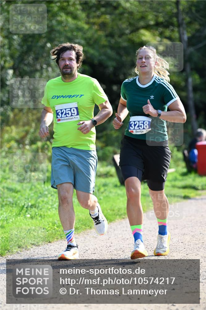 27.09.2026 - 35. Volkslauf durch das schöne Alstertal Dr. Thomas Lammeyer http://msf.ph/oto/10574217 27.09.2026 11:31:49 Laufen 3259, 3258 meine-sportfotos.de