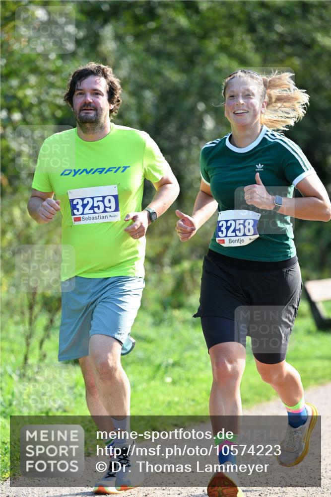 27.09.2026 - 35. Volkslauf durch das schöne Alstertal Dr. Thomas Lammeyer http://msf.ph/oto/10574223 27.09.2026 11:31:49 Laufen 3259, 3258 meine-sportfotos.de