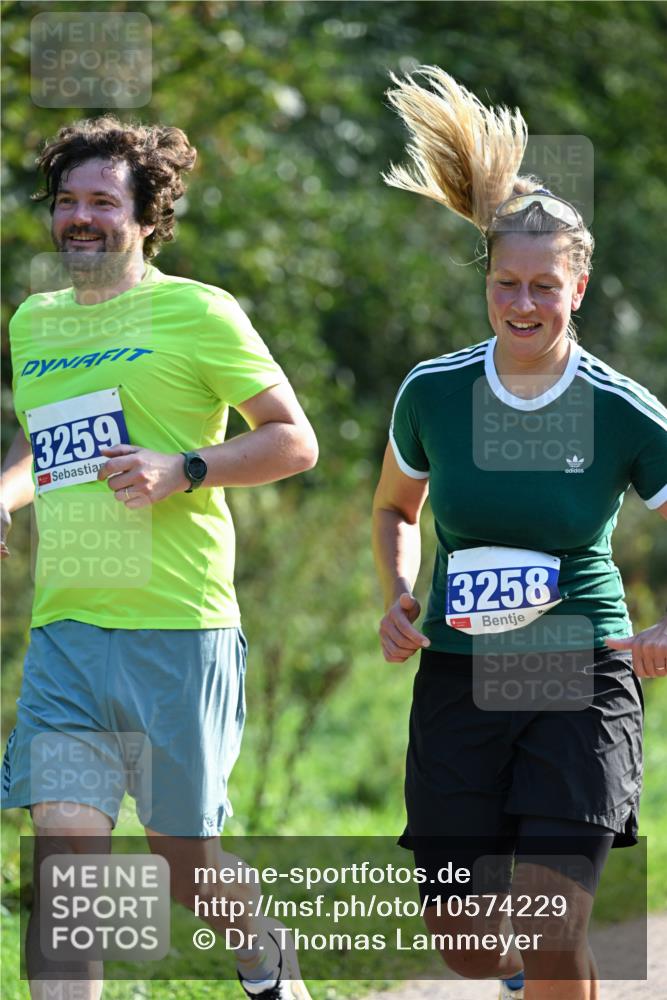 27.09.2026 - 35. Volkslauf durch das schöne Alstertal Dr. Thomas Lammeyer http://msf.ph/oto/10574229 27.09.2026 11:31:50 Laufen 3259, 3258 meine-sportfotos.de