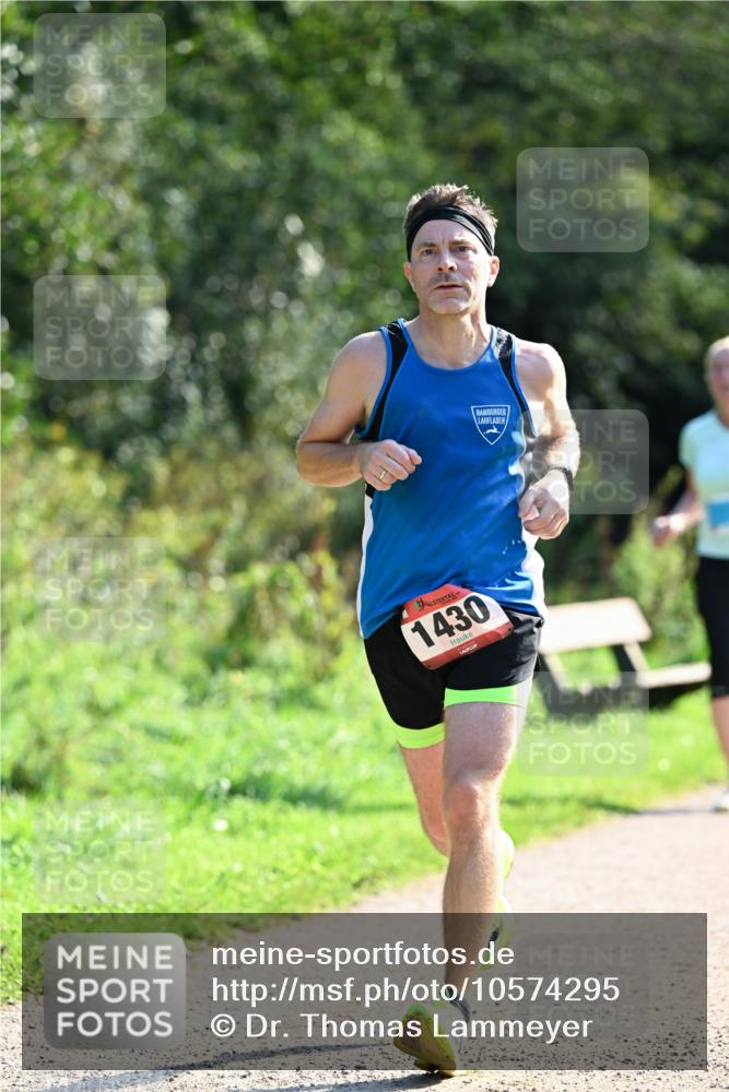 27.09.2026 - 35. Volkslauf durch das schöne Alstertal Dr. Thomas Lammeyer http://msf.ph/oto/10574295 27.09.2026 11:32:05 Laufen 1430 meine-sportfotos.de